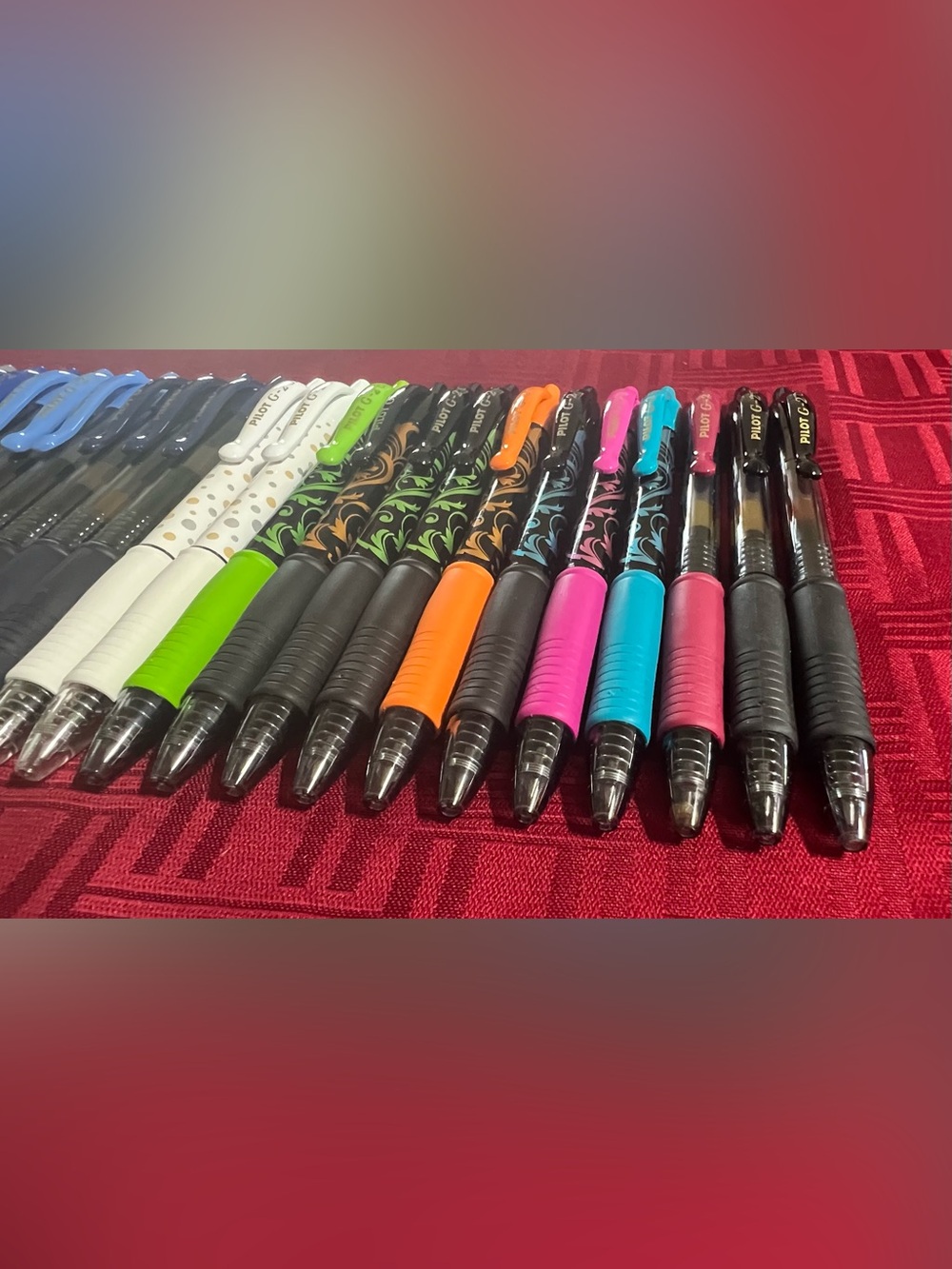 24 Pilot  G2-07 and 1 Pilot G6-07 Gel Pens Assorted Ink Colors. 25 total pens - Picture 5 of 5
